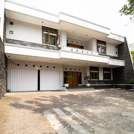 Koolkost Near Padjadjaran University - Minimum Stay 6 Nights